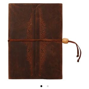 Leather journal with lined sheets
